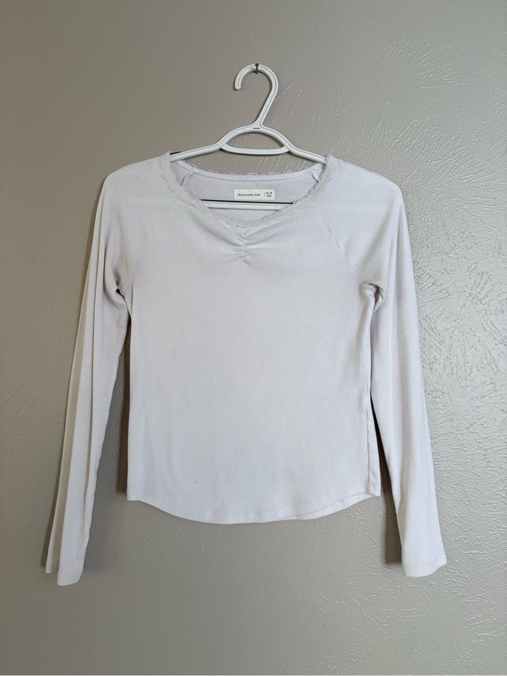 Abercrombie kids Long-Sleeve v-Neck Top — white